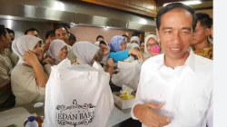 Jokowi Ketagihan Gurihnya Gulai Kepala Ikan Kakap di RM Medan Baru