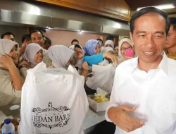 Jokowi Ketagihan Makan Gurihnya Gulai Kepala Ikan Kakap di RM Medan Baru