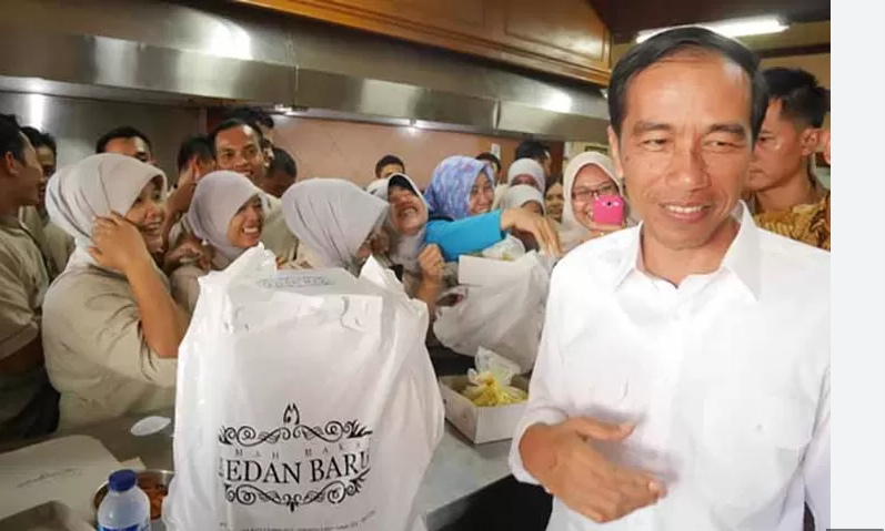 Jokowi Ketagihan Gurihnya Gulai Kepala Ikan Kakap di RM Medan Baru